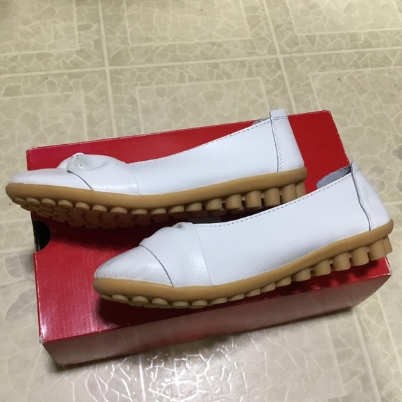 White Leather Woman Flat With Bow - Picture 5 of 7